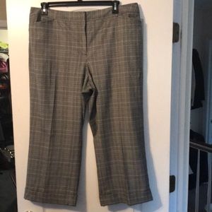 BIN4 EUC Lane Bryant plaid capris cuffed size18